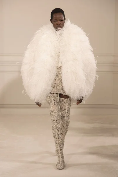 Look 18